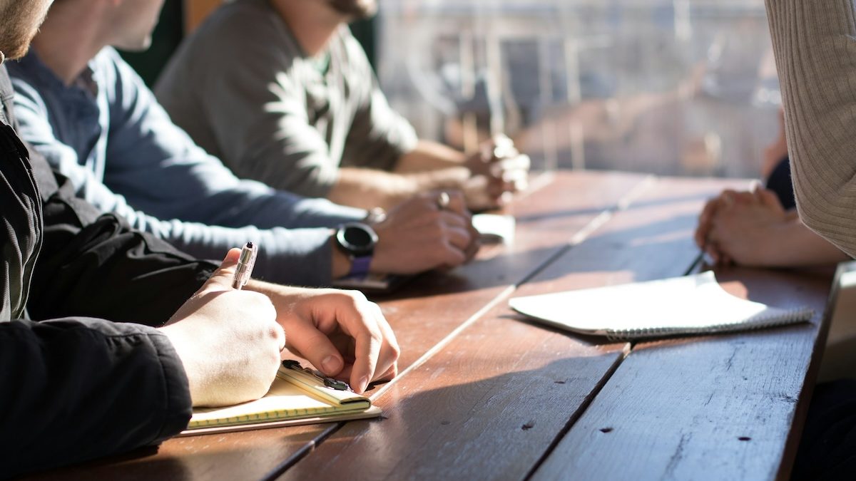 Réunion de travail entre collègues